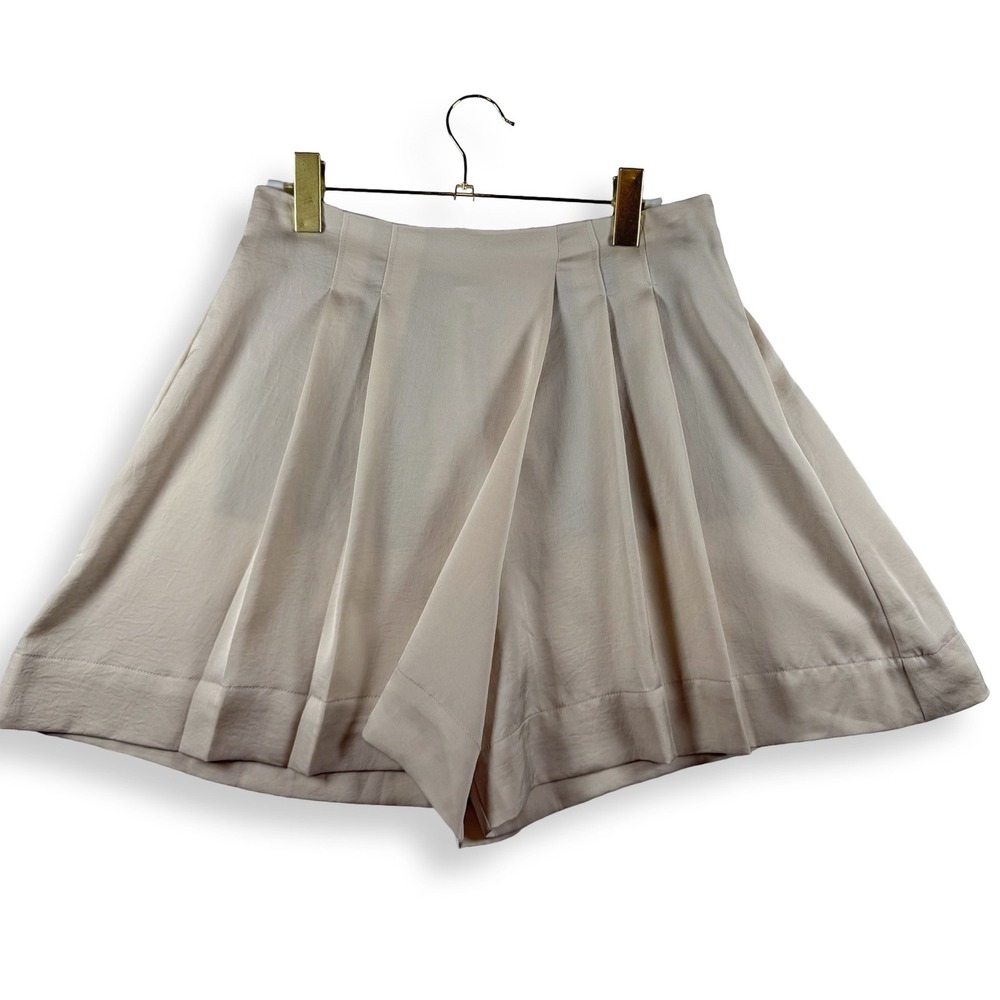 Banana Republic Womens Small Oyster Pearl Pleated Silky High Waist Shorts